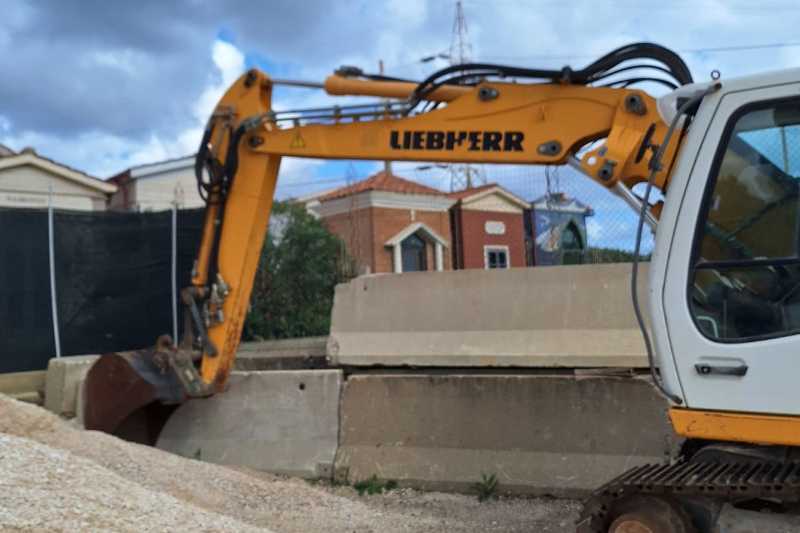 OmecoHub - Immagine LIEBHERR R313